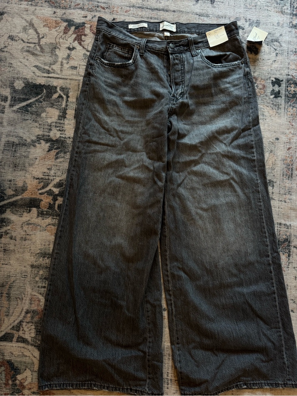 Women’s Wide-Leg Jeans in Washed Black